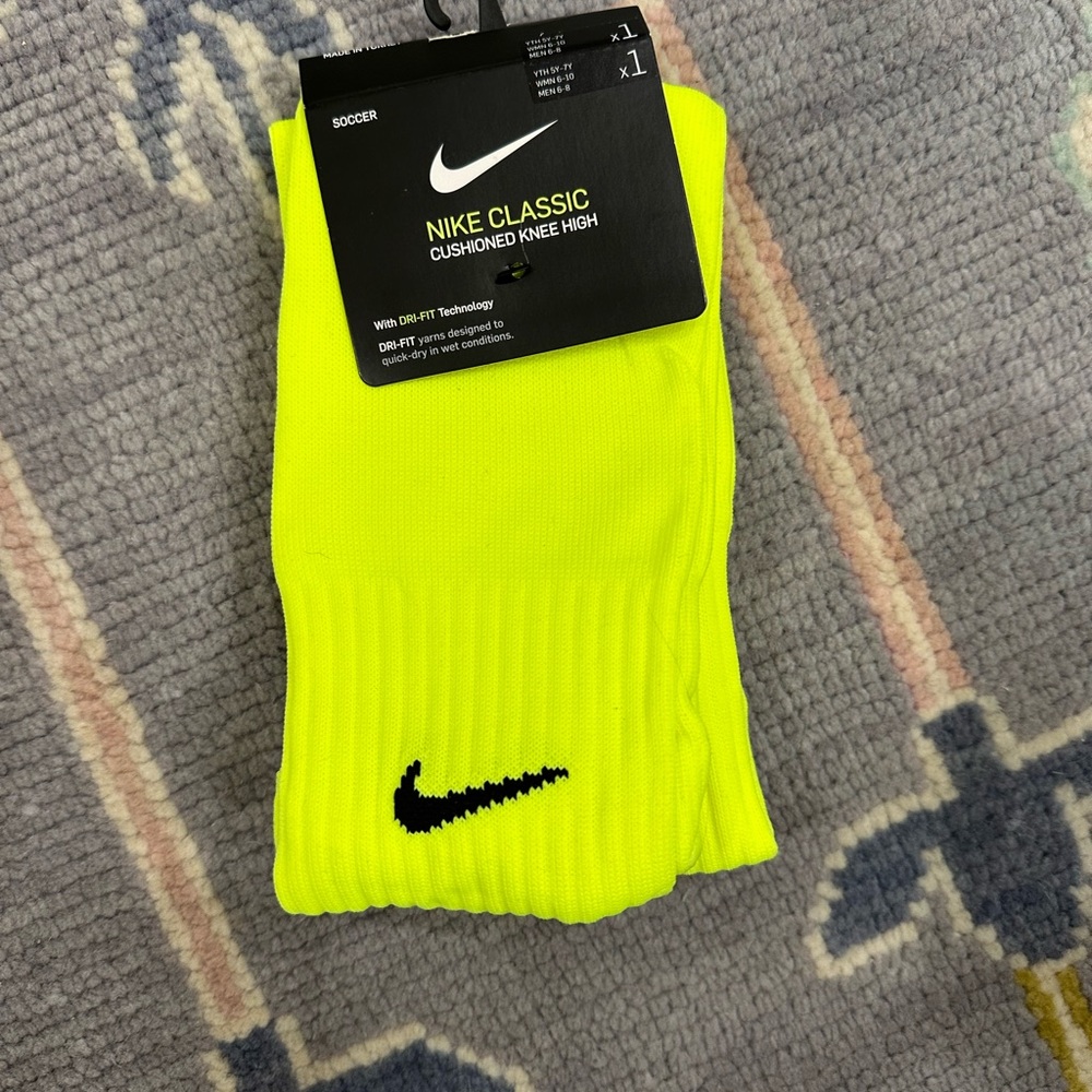 Nike Classic Cushioned Knee High